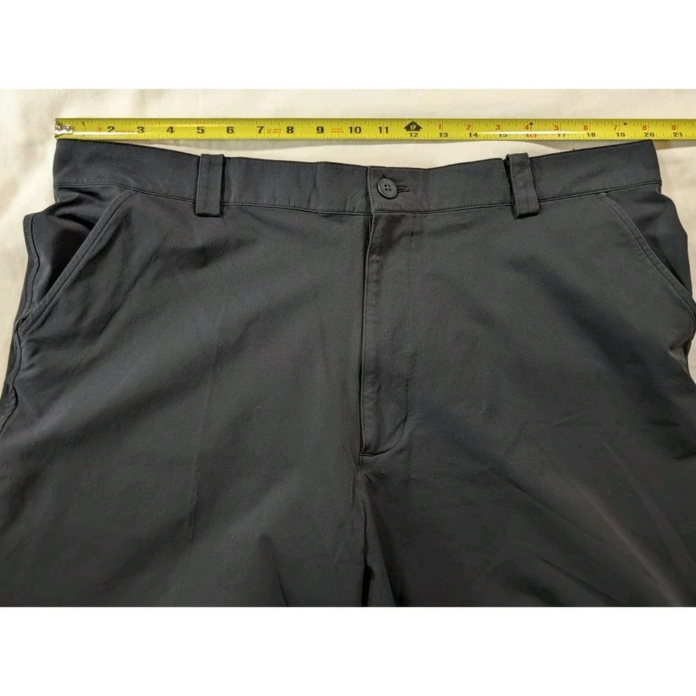 Under Armour Performance Mens Golf Shorts Size 40 Black Flat Front Chino Active